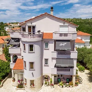  Apartment Baja Kroatien